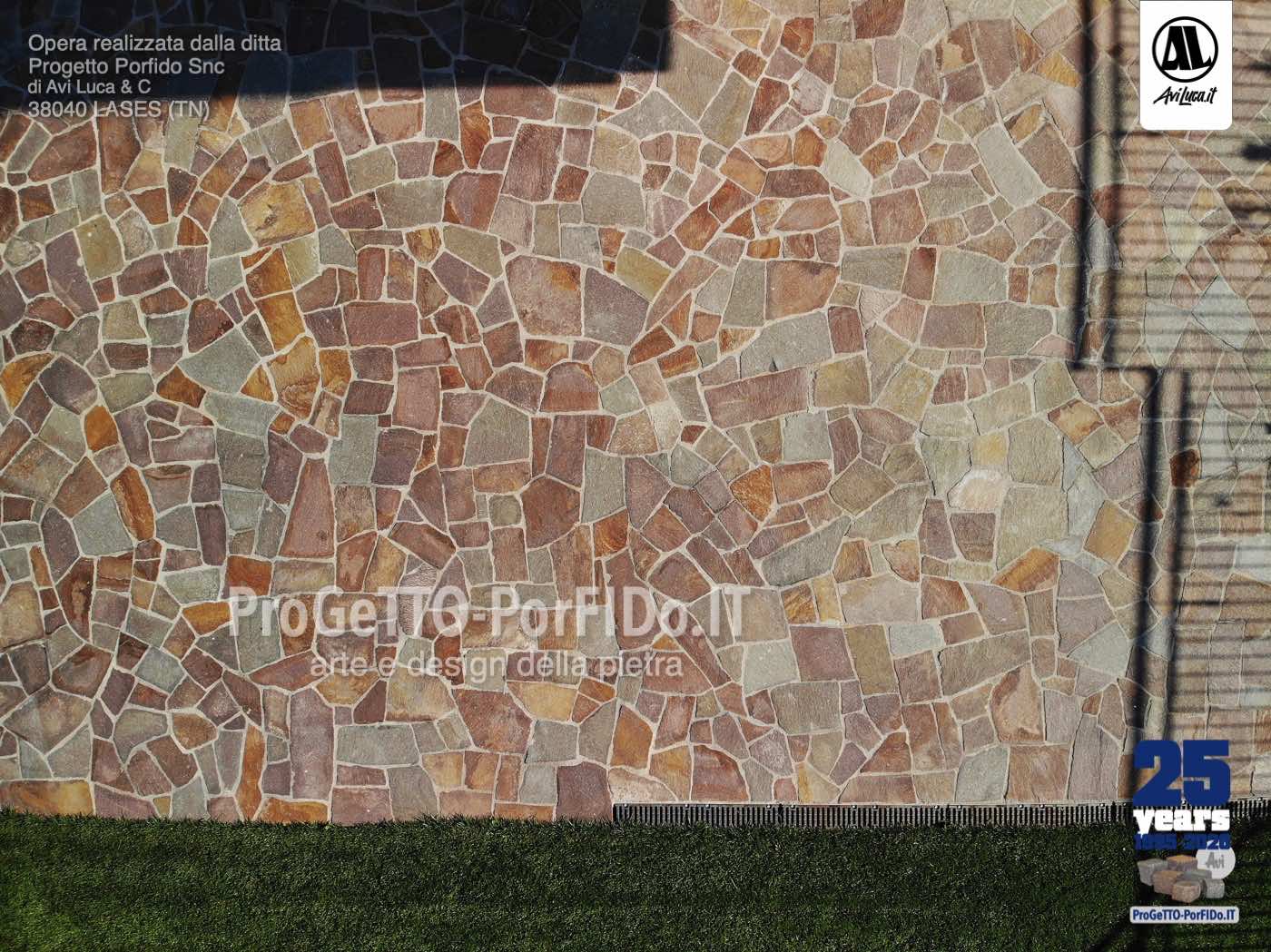 mosaico rosso del trentino - posa in opera - Progetto Porfido Snc - Avi Luca